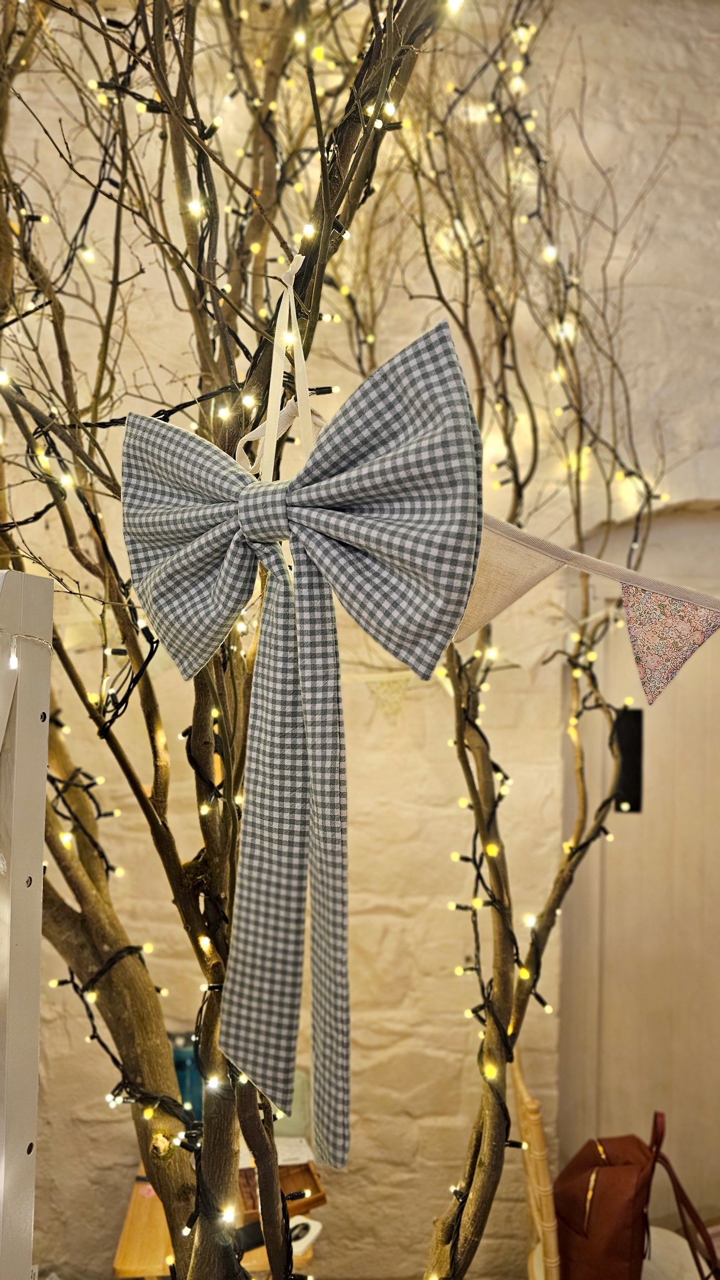 Large Bows