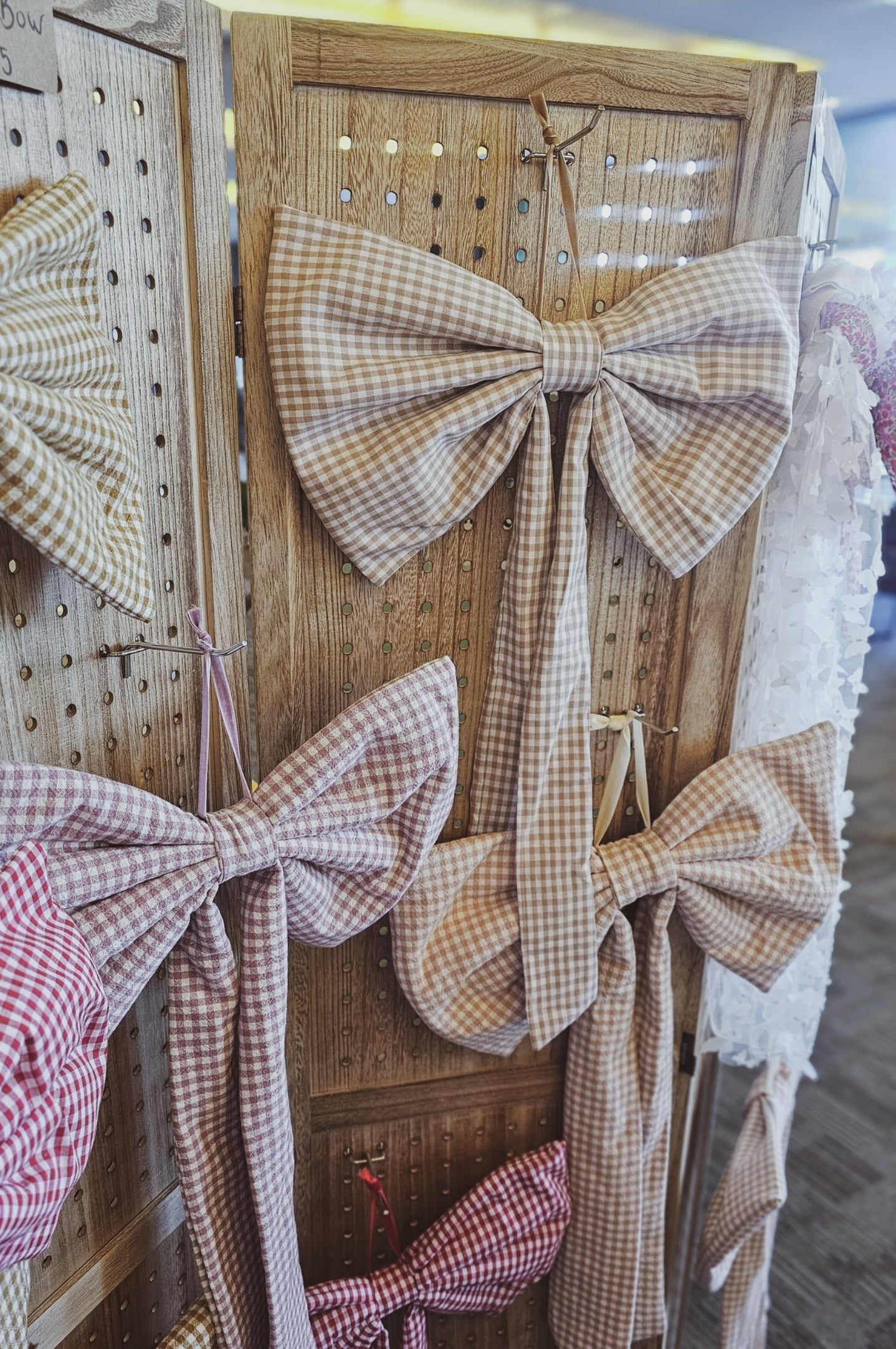 Large Bows