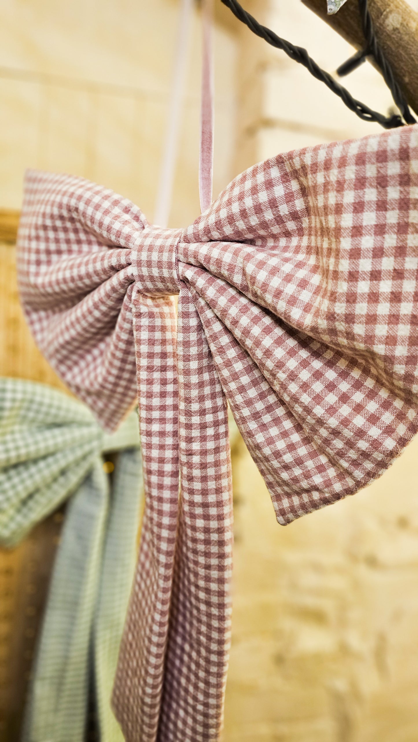 Large Bows