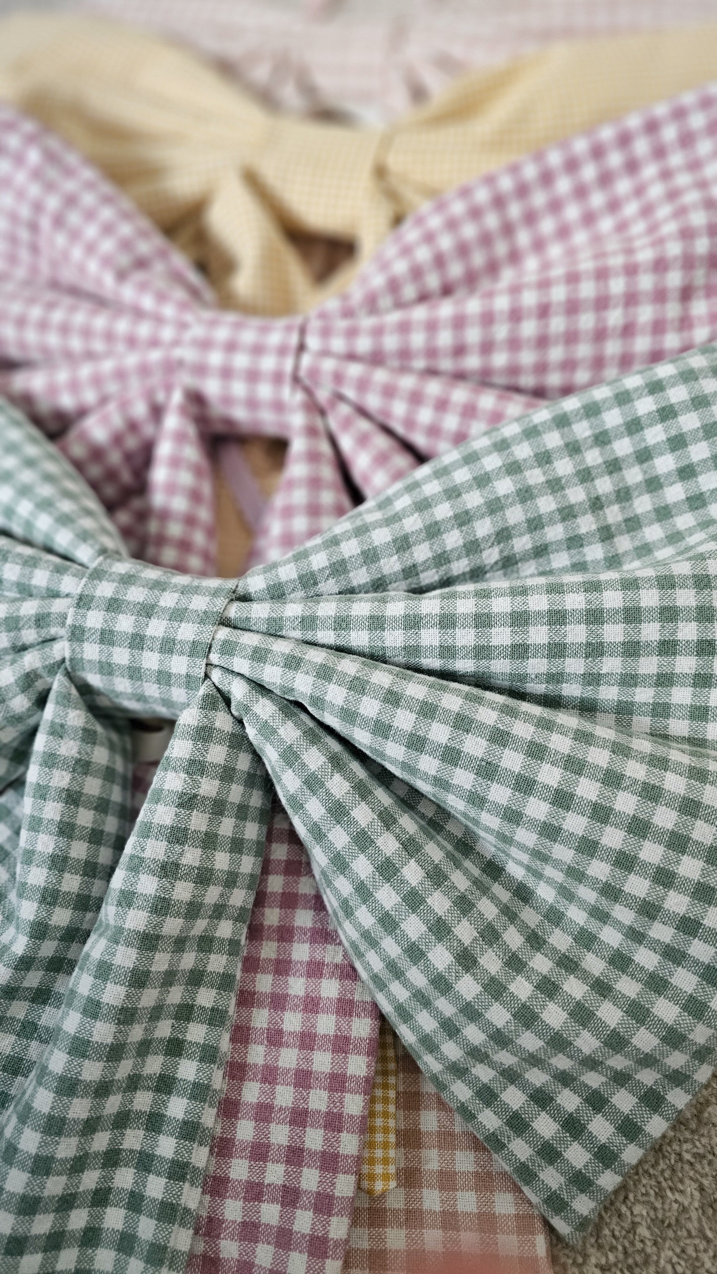 Large Bows