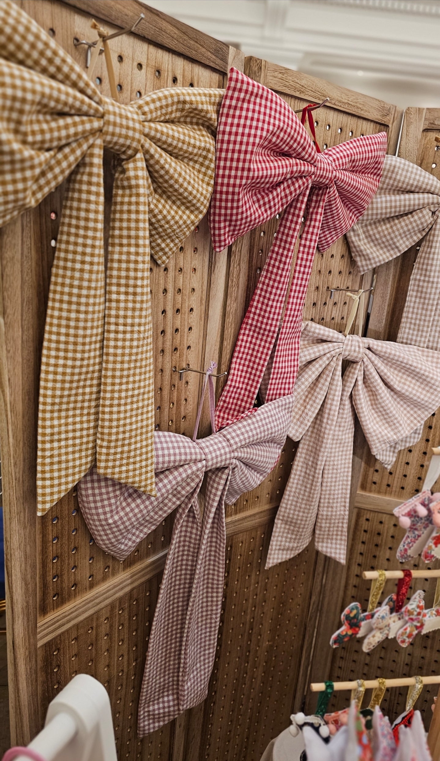 Large Bows